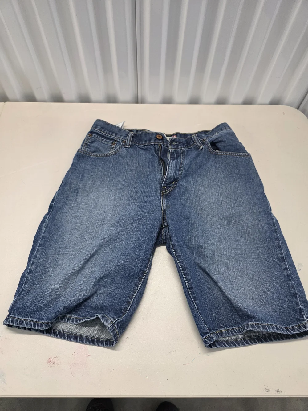 Levi's 569 Loose Denim Jeans Shorts Men's Size 30x11